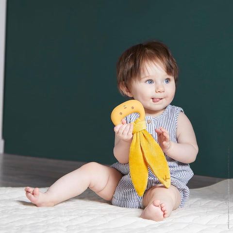 RABBIT TEETHER OCHRE