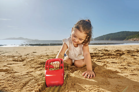 Hape - Hand Digger  Sand & Beach Toy - Red