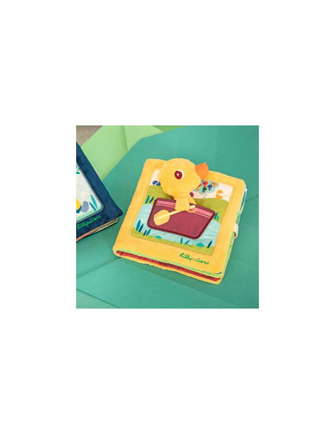 GASPARD VISITING THE FARM ACTIVITY BOOK