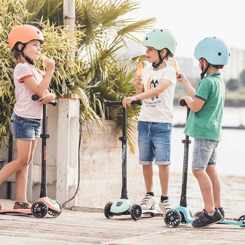 Scoot and Ride - Highwaykick 5 LED Scooter - Steel