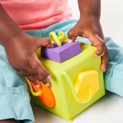 Fat Brain Toys - OombeeCube