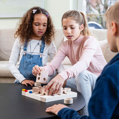 TRICKY WAYS - the strategy game for young and old