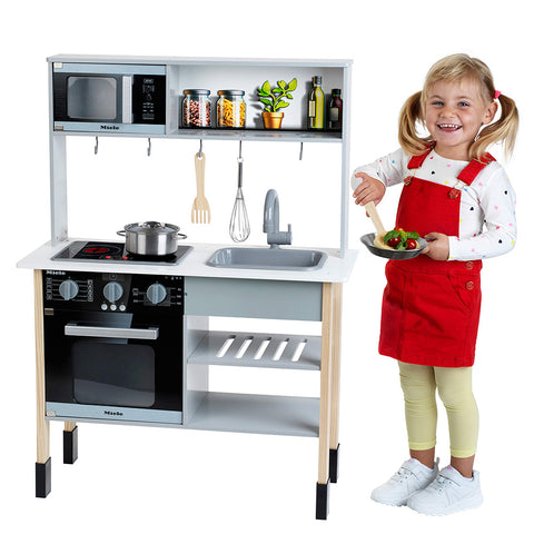 Toy kitchen
