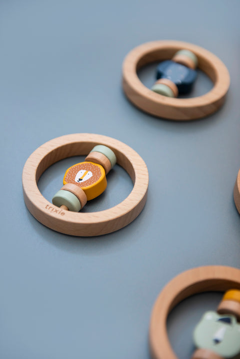 Trixie:Wooden round rattle - Mr. Lion