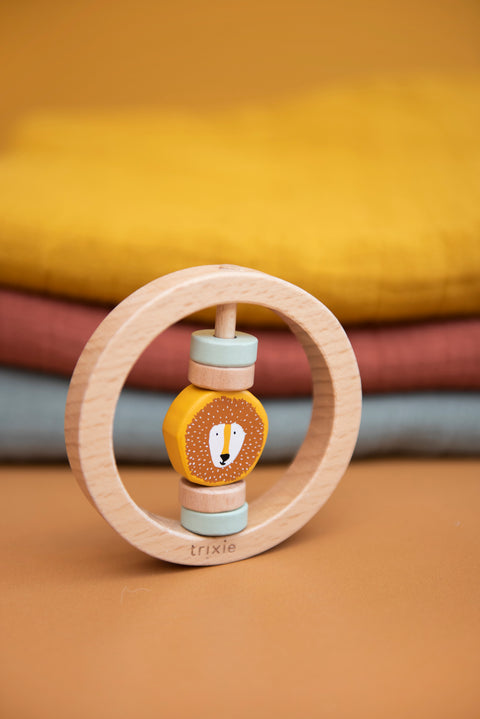Trixie:Wooden round rattle - Mr. Lion