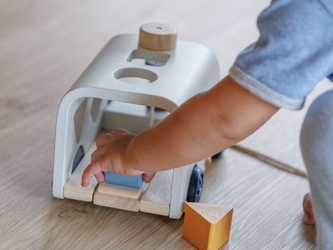 Sorting Bus - Orchard - www.toybox.ae