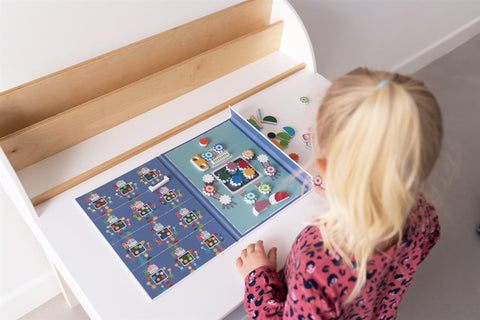 Magnetic Colours & Shapes - Robot - www.toybox.ae