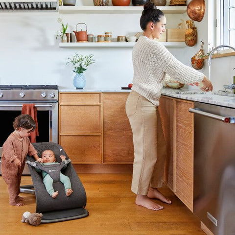 Ergobaby Evolve Bouncer Charcoal Grey